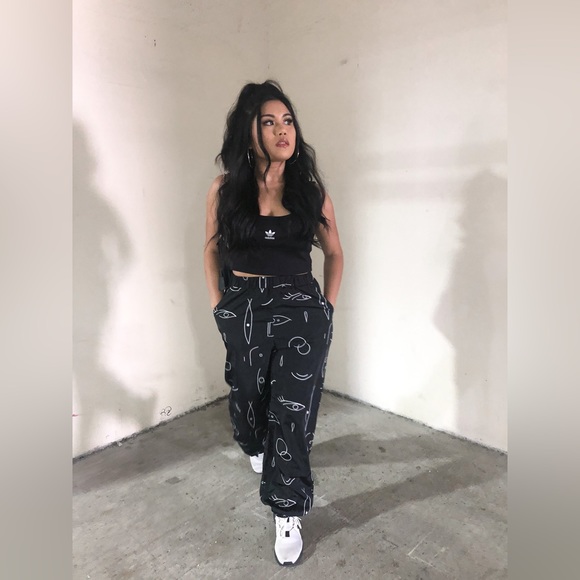 Meet your Posher ❤️ - Picture 4 of 4